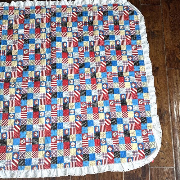 Vintage Raggedy Ann & Andy Baby 34" x 42" Quilt w/Lace Edges (2-sided) - Picture 7 of 9